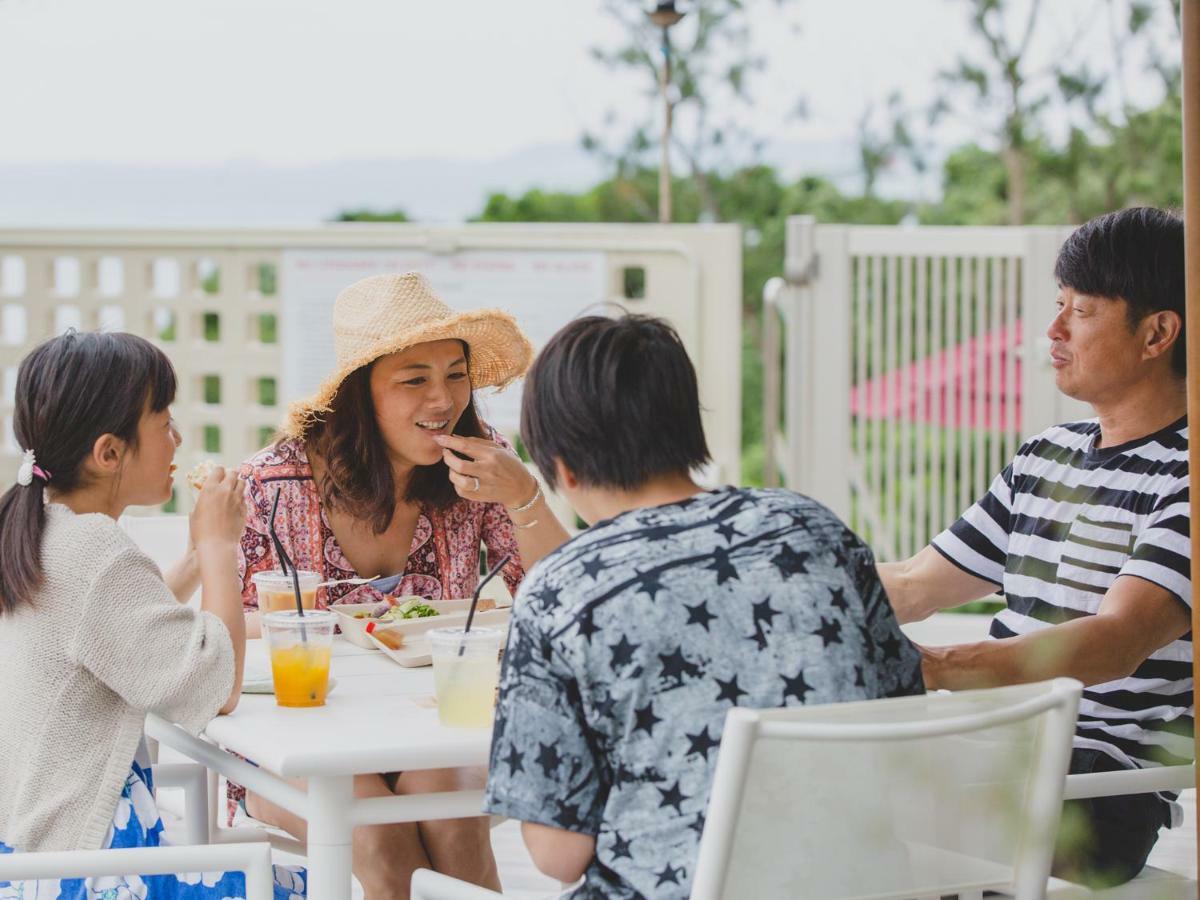 Hotel Hideout Okinawa Uruma Esterno foto