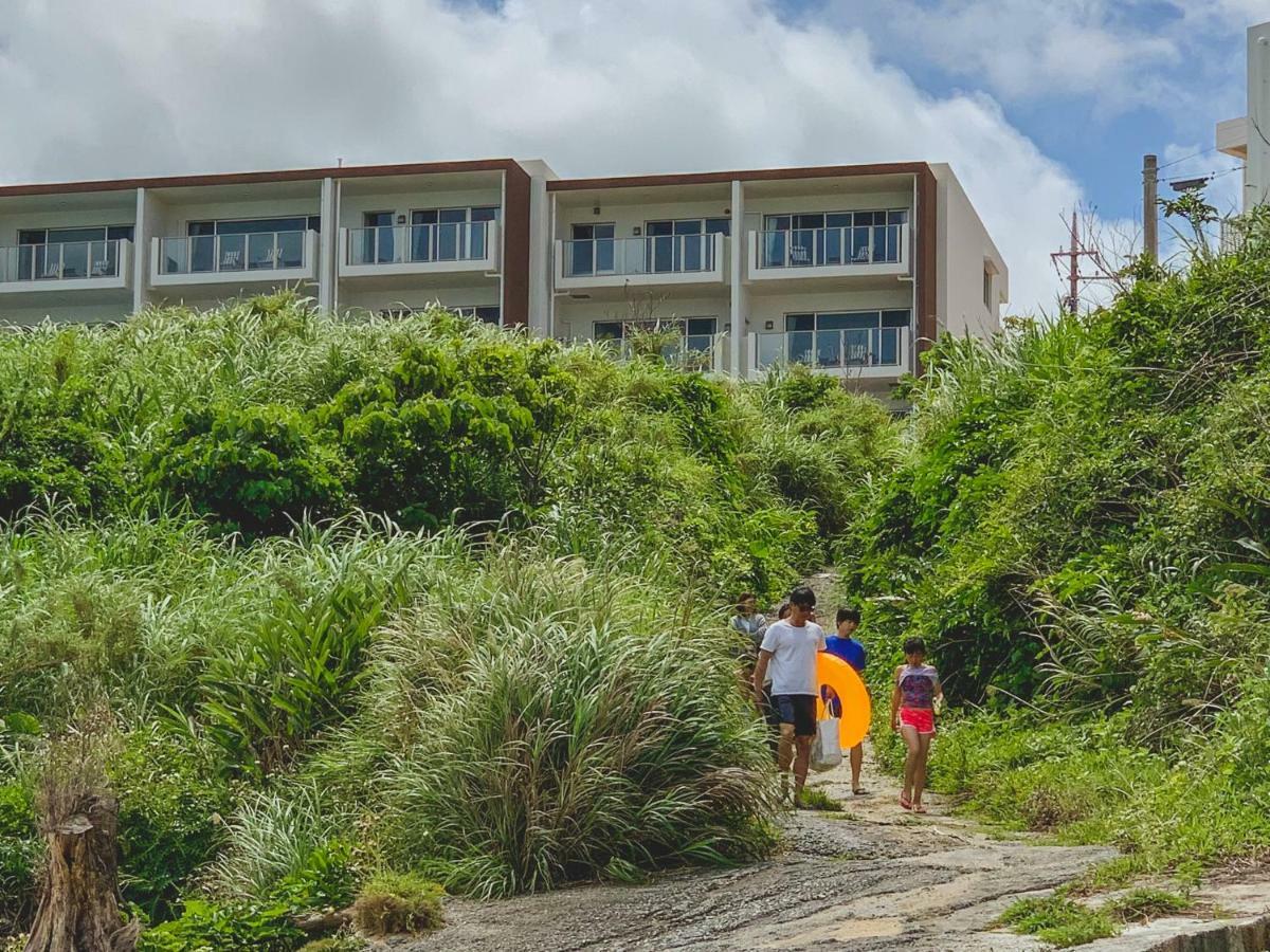 Hotel Hideout Okinawa Uruma Esterno foto